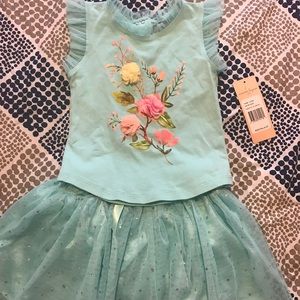 Girls 2 piece set size 2T